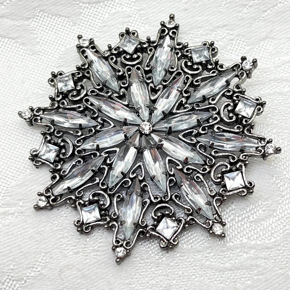 Vintage Clear Ornate Rhinestone Starburst Snowflake Silver Gunmetal Tone Brooch